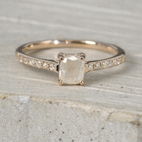 【1点物】K10 ナチュラルダイヤモンド ファンシーカット サイドメレ リング