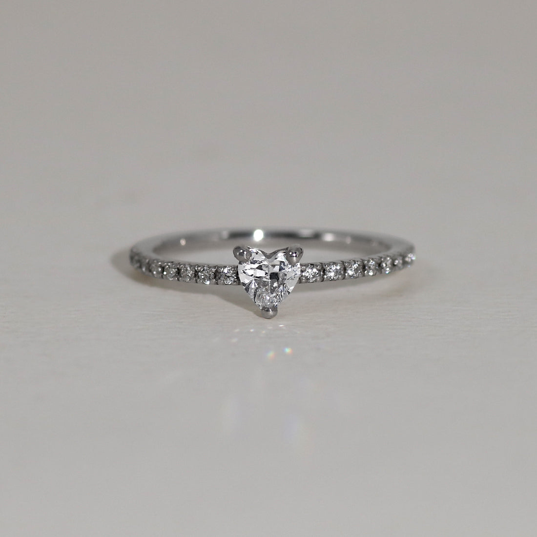 PT900 ダイヤモンド0.3ct ハートカット エタニティ リング