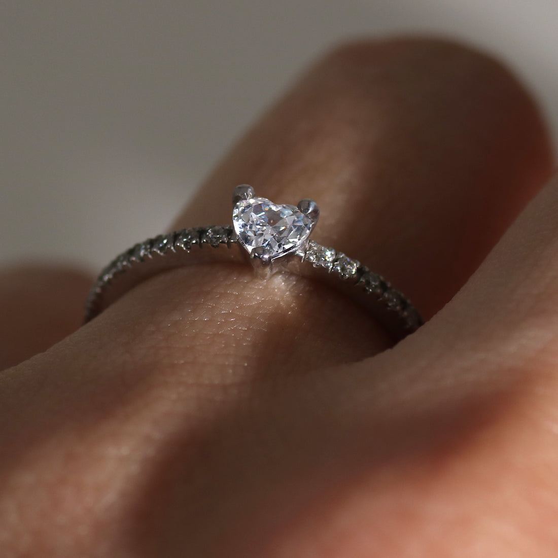 PT900 ダイヤモンド0.3ct ハートカット エタニティ リング