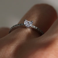 PT900 ダイヤモンド0.3ct ハートカット エタニティ リング