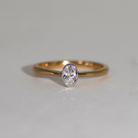 K18 ダイヤモンド0.3ct オーバルカット 覆輪 リング