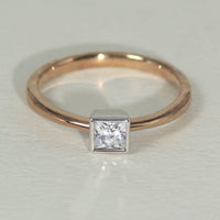 K18 ダイヤモンド0.3ct プリンセスカット 覆輪 リング