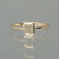 【1点物】K10 ナチュラルダイヤモンド エメラルドカット 覆輪 リング