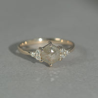 【1点物】K10 ナチュラルダイヤモンド ヘキサゴンカット サイドメレ リング