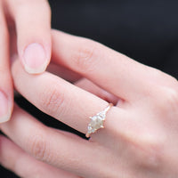 【1点物】K10 ナチュラルダイヤモンド ヘキサゴンカット サイドメレ リング