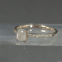 【1点物】K10 ナチュラルダイヤモンド エメラルドカット サイドメレ リング