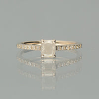 【1点物】K10 ナチュラルダイヤモンド エメラルドカット サイドメレ リング