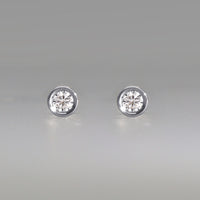PT900 計0.2ct ダイヤモンド 覆輪 ピアス