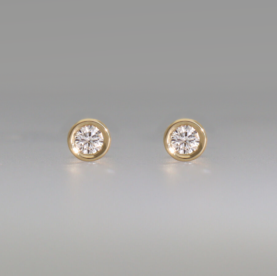K18 計0.2ct ダイヤモンド 覆輪 ピアス – anybelle K18 計0.2ct ダイヤモンド 覆輪 ピアス – anybelle