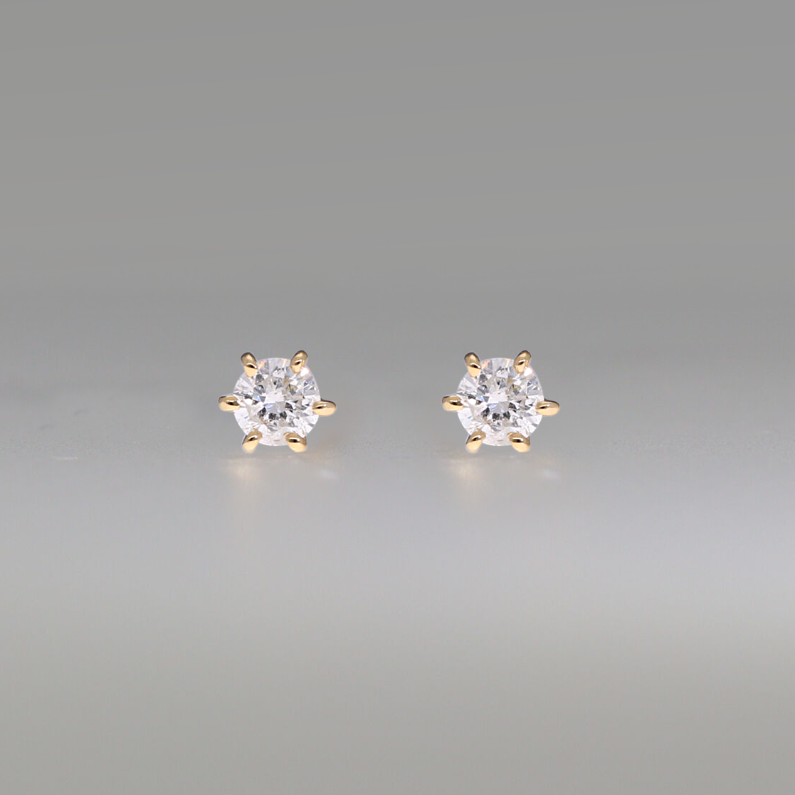 K18 計0.2ct ダイヤモンド 6本爪 ピアス – anybelle K18 計0.2ct ダイヤモンド 6本爪 ピアス – anybelle