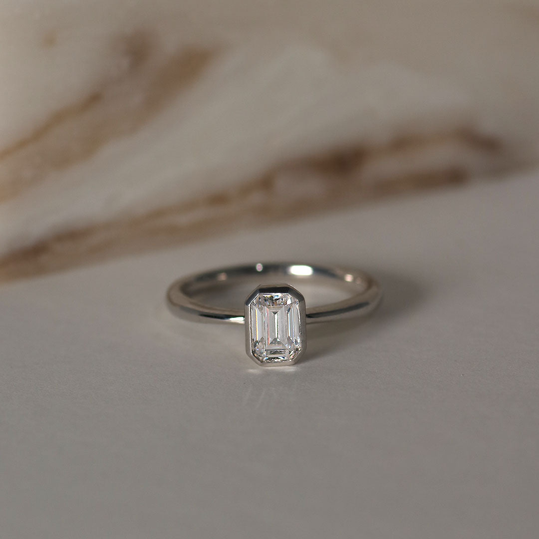 PT900 K18 ダイヤモンド0.5ct エメラルドカット 覆輪 リング