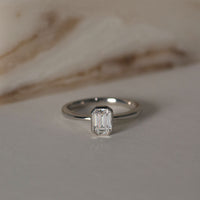 PT900 K18 ダイヤモンド0.5ct エメラルドカット 覆輪 リング