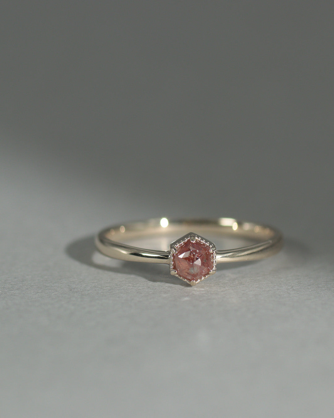 【1点物】K10 ナチュラルダイヤモンド レッド ヘキサゴンカット ミル リング