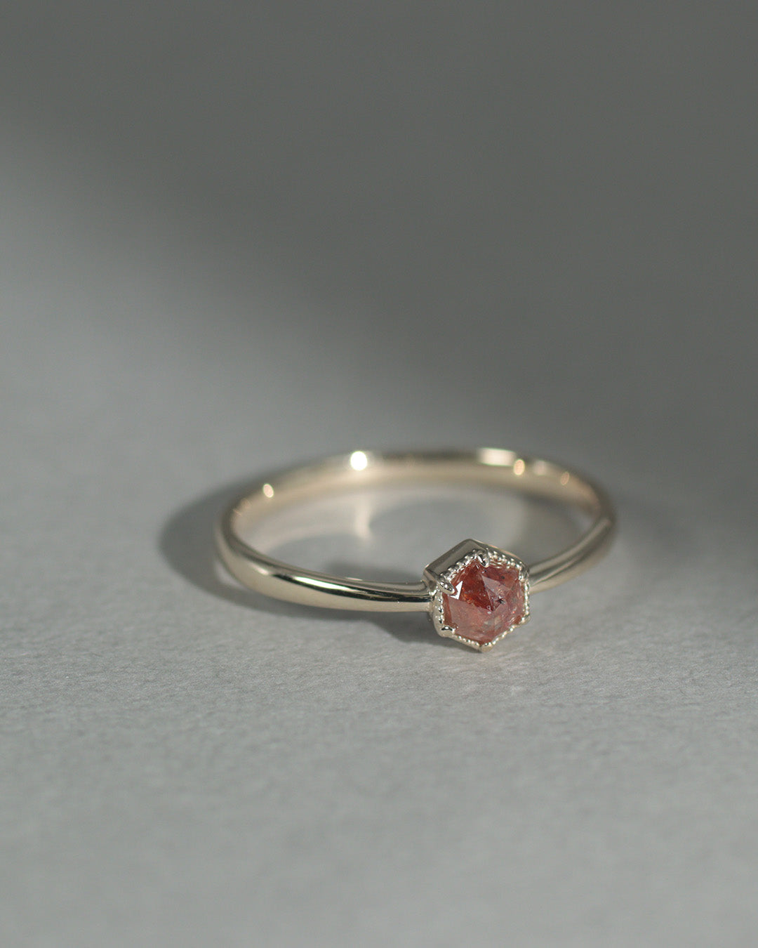 【1点物】K10 ナチュラルダイヤモンド レッド ヘキサゴンカット ミル リング