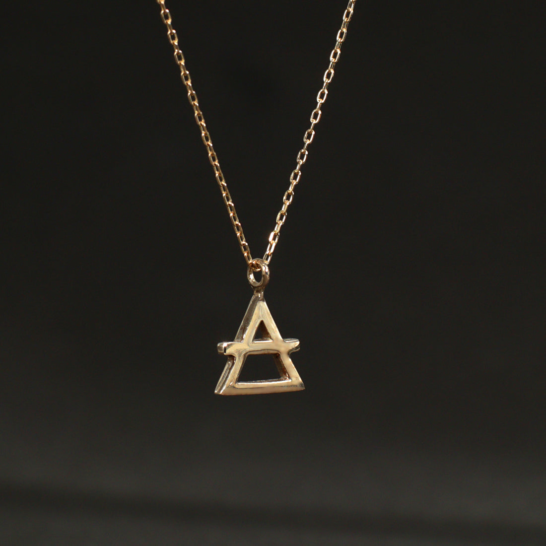 K10 アニーベル ロゴ ネックレス