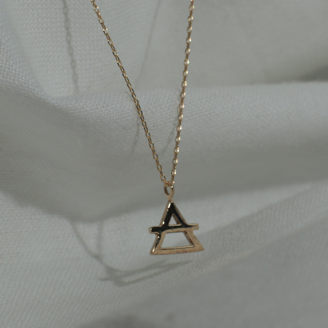 K10 アニーベル ロゴ ネックレス