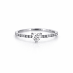PT900 ダイヤモンド0.3ct ハートカット エタニティ リング