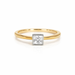 K18 ダイヤモンド0.3ct プリンセスカット 覆輪 リング
