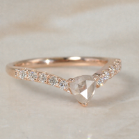 【1点物】K10 ナチュラルダイヤモンド トライアングルカット サイドメレ リング