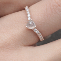 【1点物】K10 ナチュラルダイヤモンド トライアングルカット サイドメレ リング