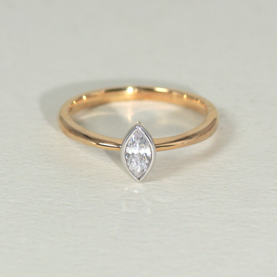 K18 ダイヤモンド0.3ct マーキスカット 覆輪 リング