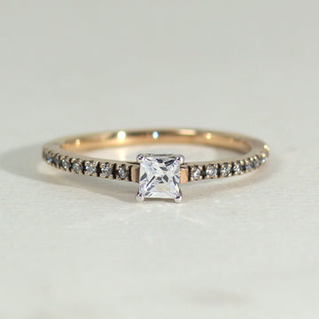 K18 ダイヤモンド0.3ct プリンセスカット エタニティ リング