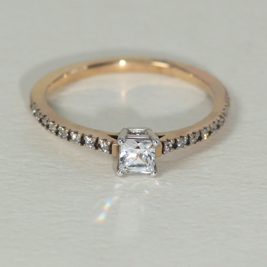 K18 ダイヤモンド0.3ct プリンセスカット エタニティ リング