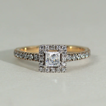 K18 ダイヤモンド0.3ct プリンセスカット ヘイロー リング