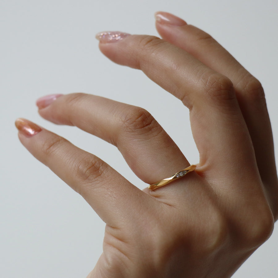 PT950 K18 プリズム 2.0mm ダイヤモンド 3石 リング