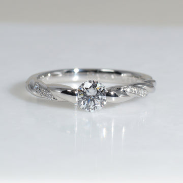 PT900 ダイヤモンド 0.3ct ツイストデザイン リング