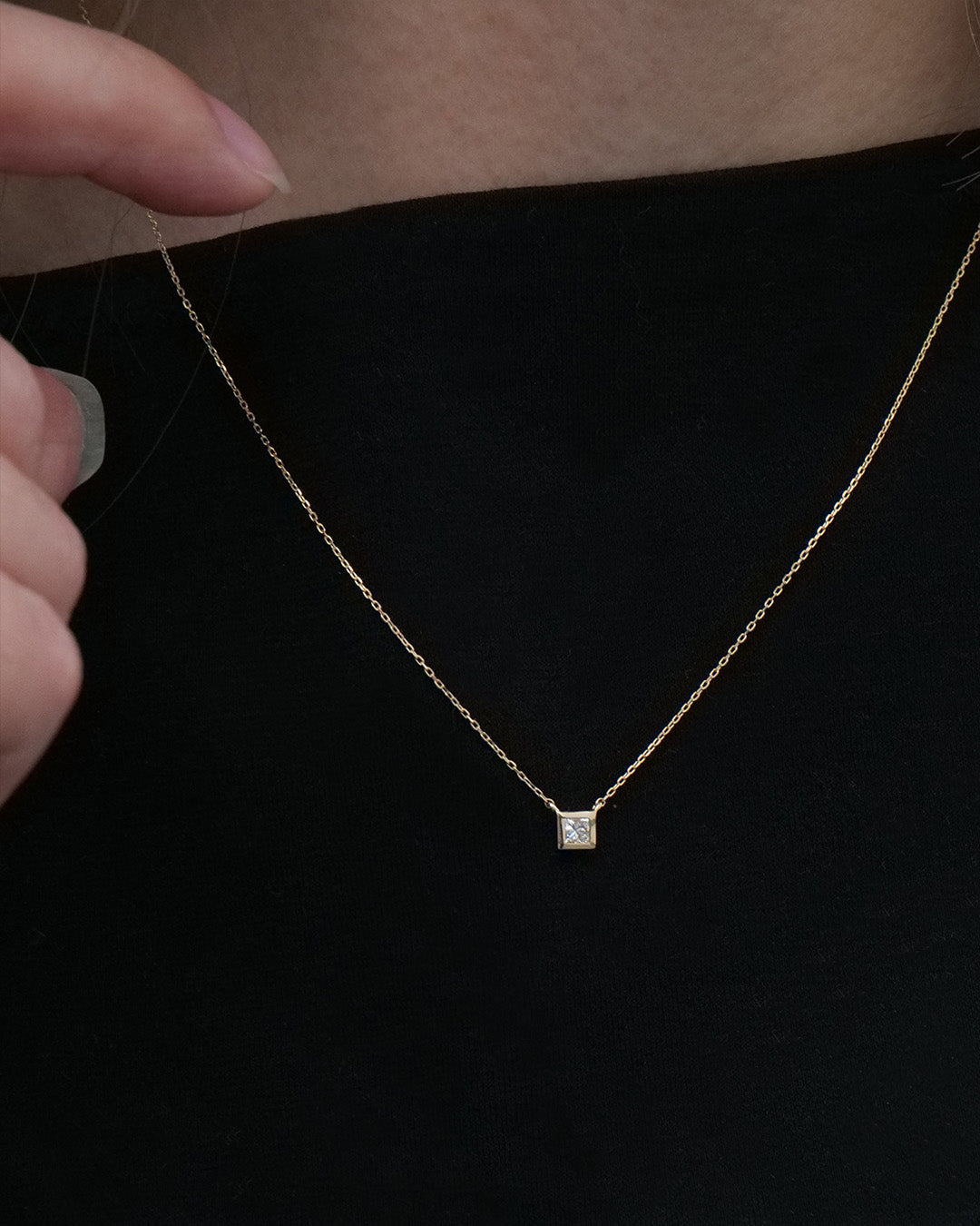 K10 ダイヤモンド 0.1ct プリンセスカット 覆輪 ネックレス