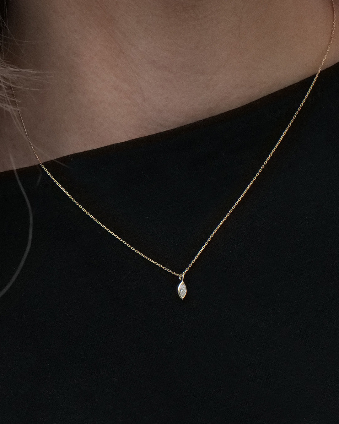 K10 ダイヤモンド 0.1ct マーキスカット 覆輪 ネックレス