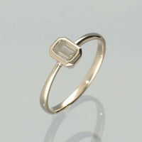 【1点物】K10 ナチュラルダイヤモンド エメラルドカット 覆輪 リング