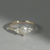 【1点物】K10 ナチュラルダイヤモンド ヘキサゴンカット サイドメレ リング