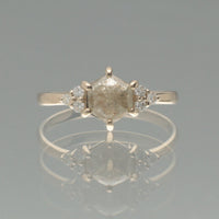 【1点物】K10 ナチュラルダイヤモンド ヘキサゴンカット サイドメレ リング