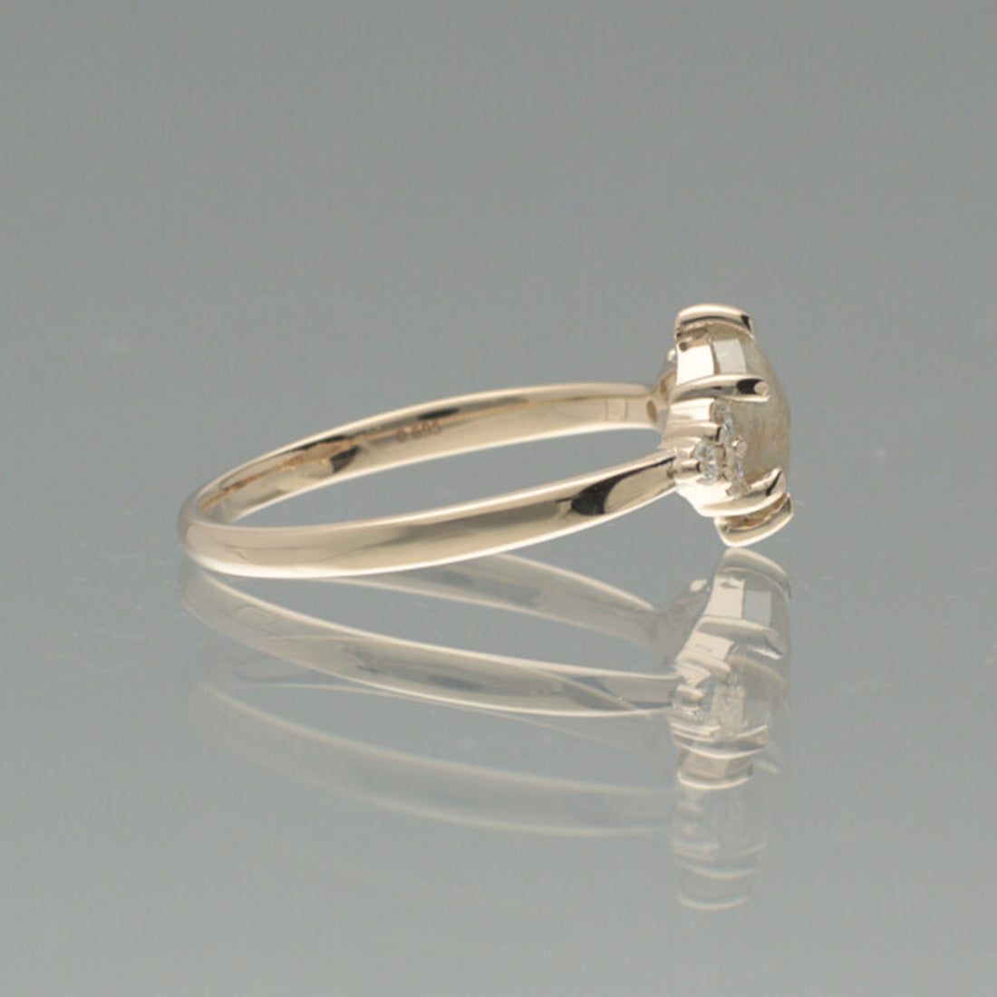 【1点物】K10 ナチュラルダイヤモンド ヘキサゴンカット サイドメレ リング