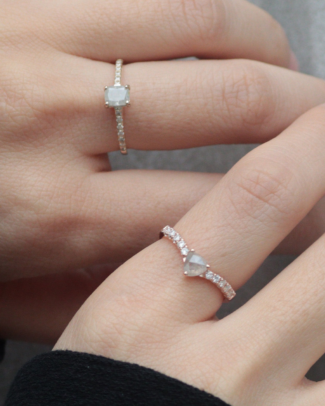 【1点物】K10 ナチュラルダイヤモンド エメラルドカット サイドメレ リング