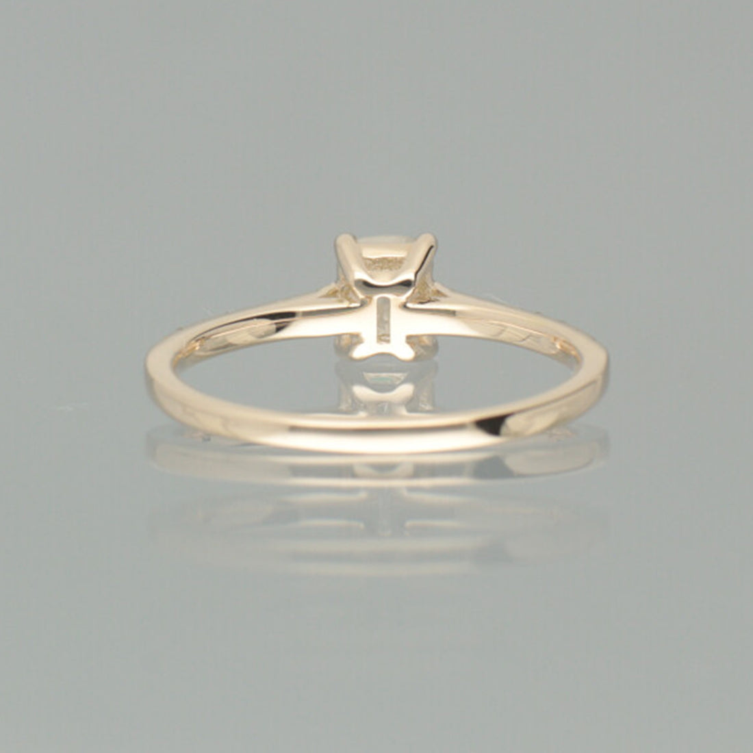 【1点物】K10 ナチュラルダイヤモンド エメラルドカット サイドメレ リング