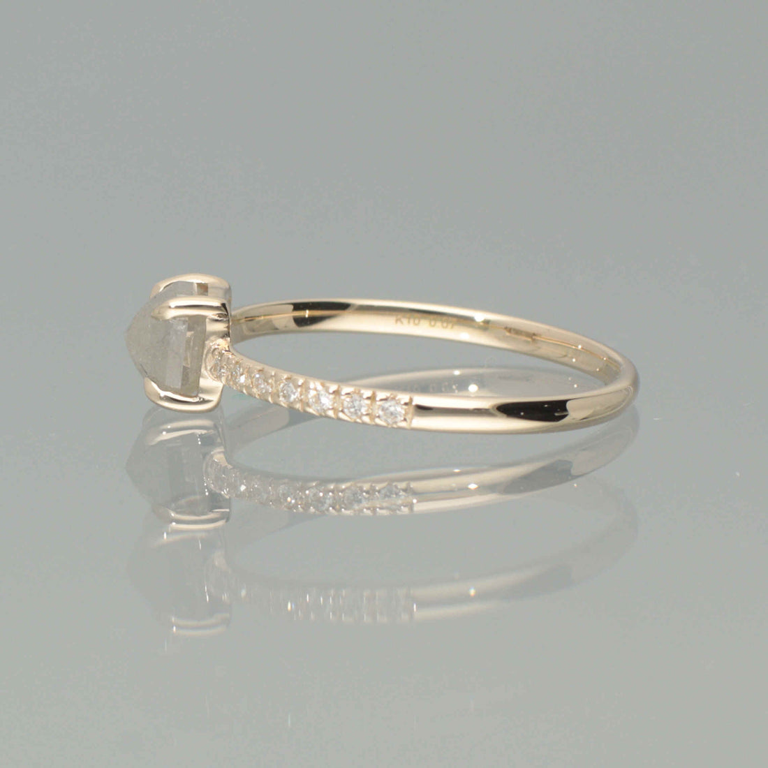 【1点物】K10 ナチュラルダイヤモンド シュガーローフカット サイドメレ リング