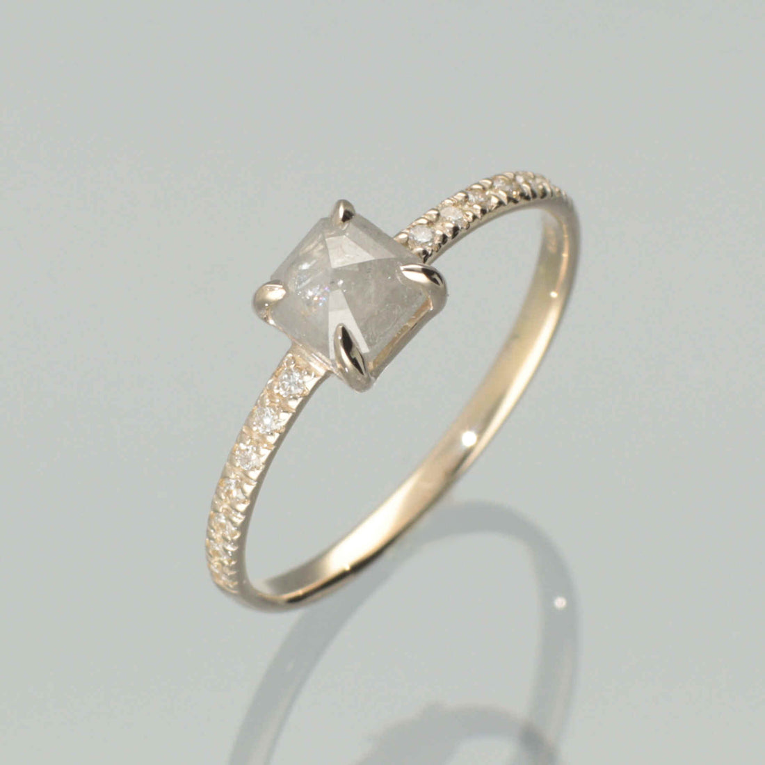 【1点物】K10 ナチュラルダイヤモンド シュガーローフカット サイドメレ リング