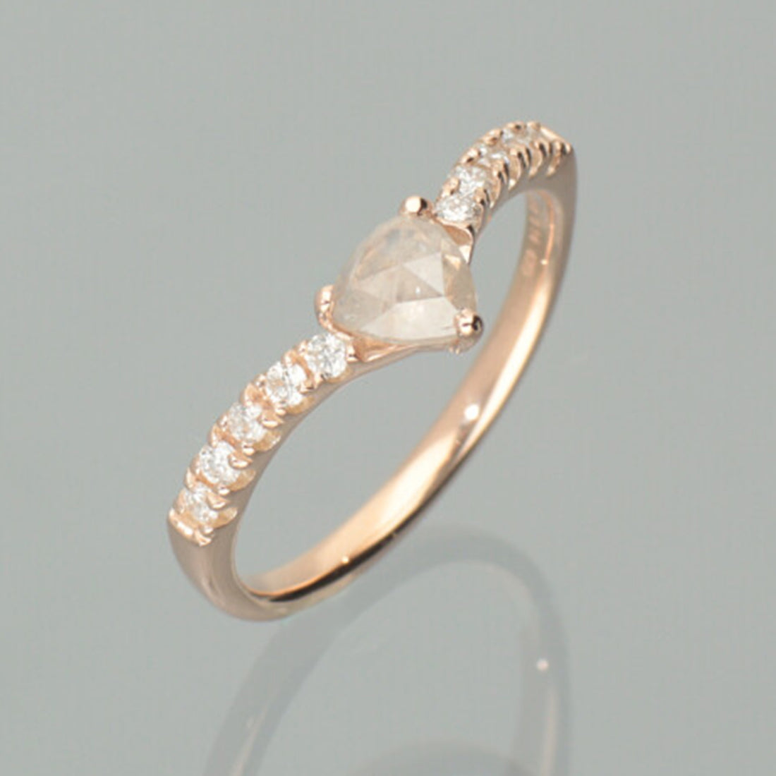 【1点物】K10 ナチュラルダイヤモンド トライアングルカット サイドメレ リング