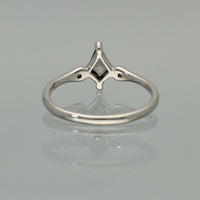 【1点物】PT900 ナチュラルダイヤモンド0.44ct ペッパーカイトカット サイドメレ リング