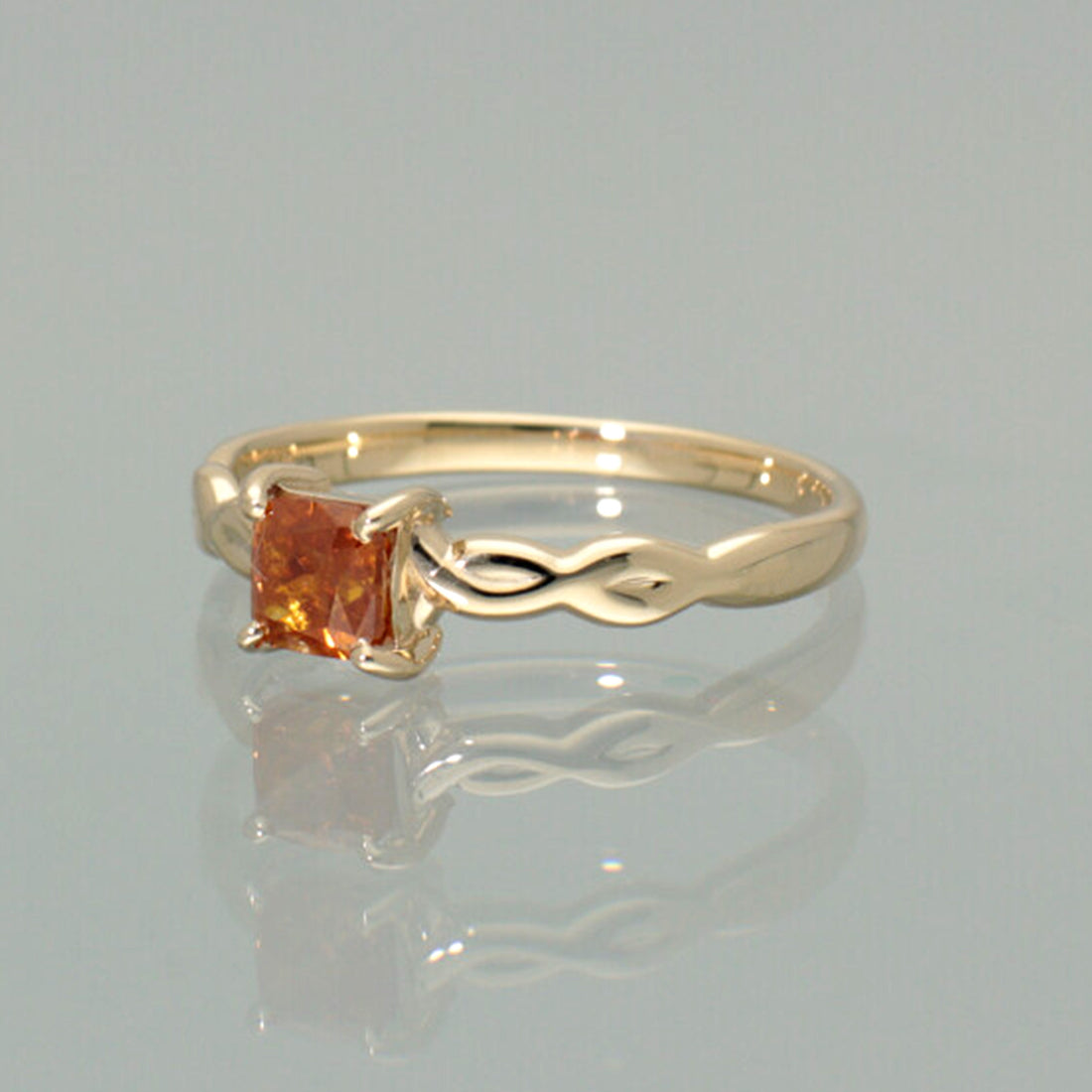 【1点物】K10 ナチュラルダイヤモンド0.5ct アンバー ツイスト リング
