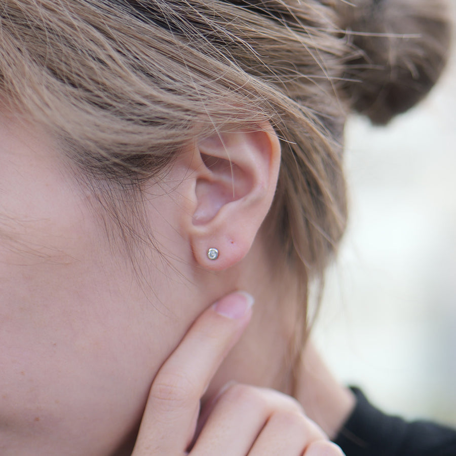 PT900 計0.2ct ダイヤモンド 覆輪 ピアス