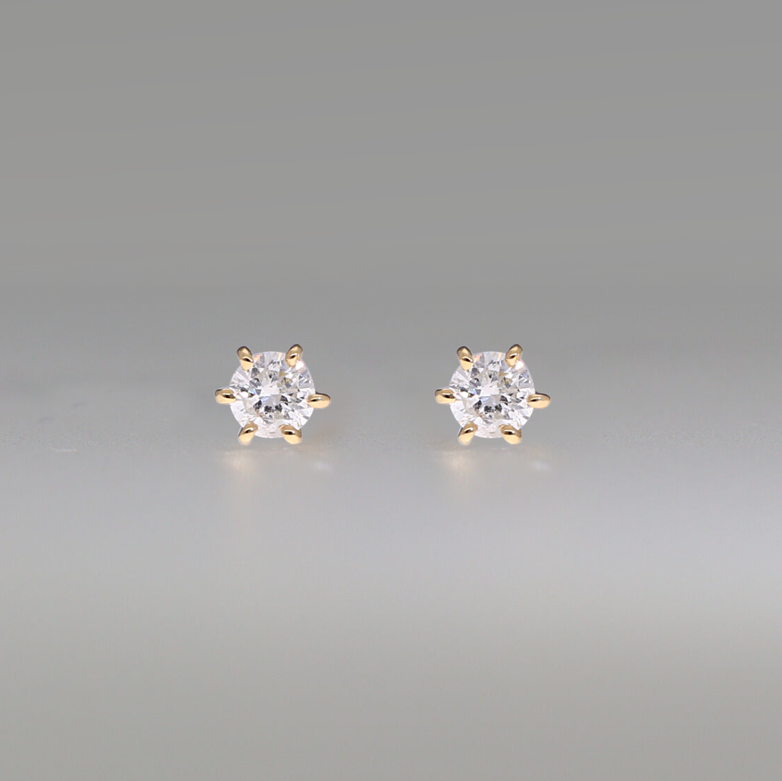 K18 計0.2ct ダイヤモンド 6本爪 ピアス – anybelle K18 計0.2ct ダイヤモンド 6本爪 ピアス – anybelle