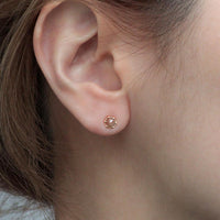【1点物】K10 ナチュラルダイヤモンド ピンク ヘキサゴンカット ミル ピアス